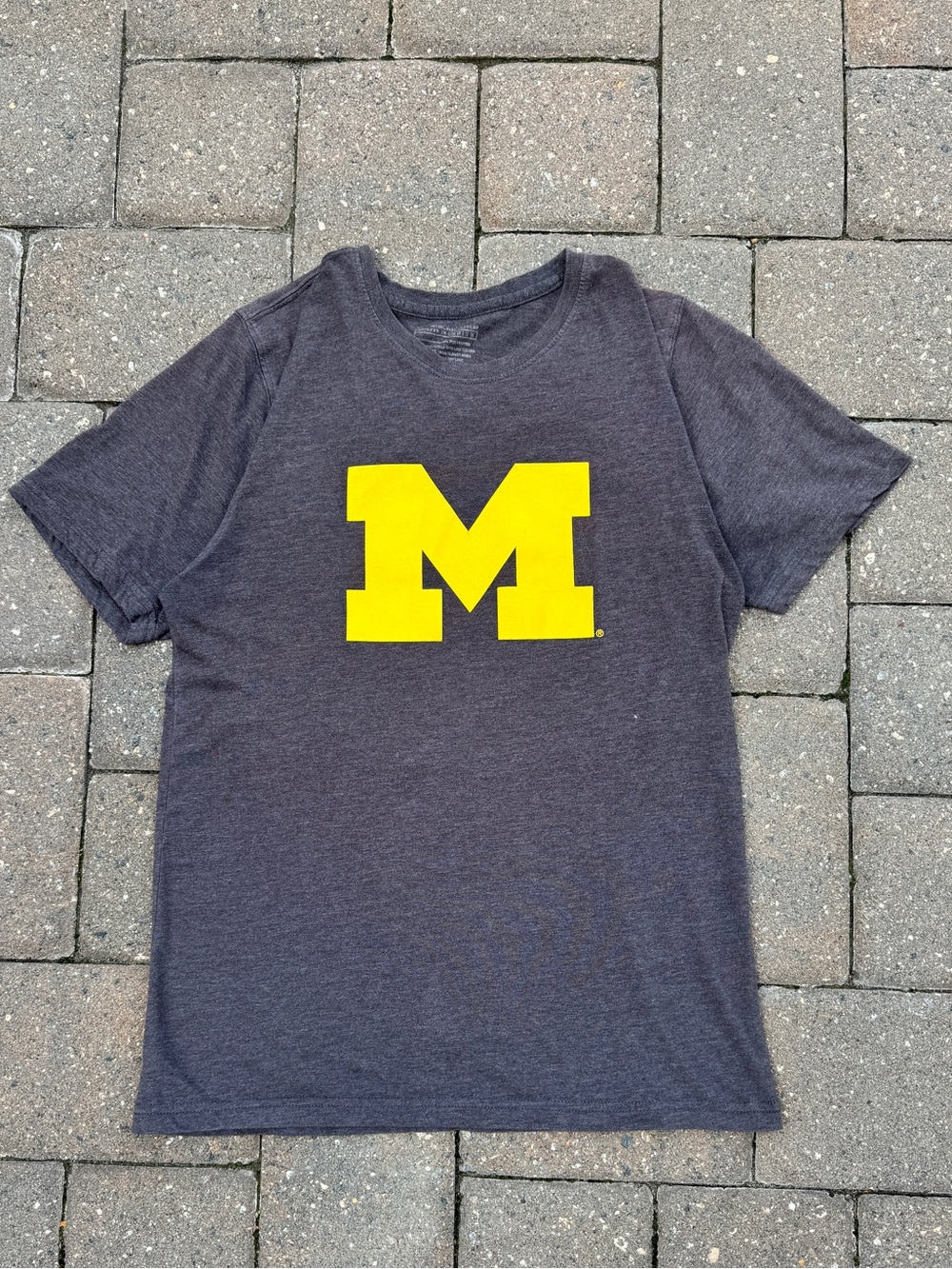 University of Michigan Wolverines Block M Graphic Tee Medium